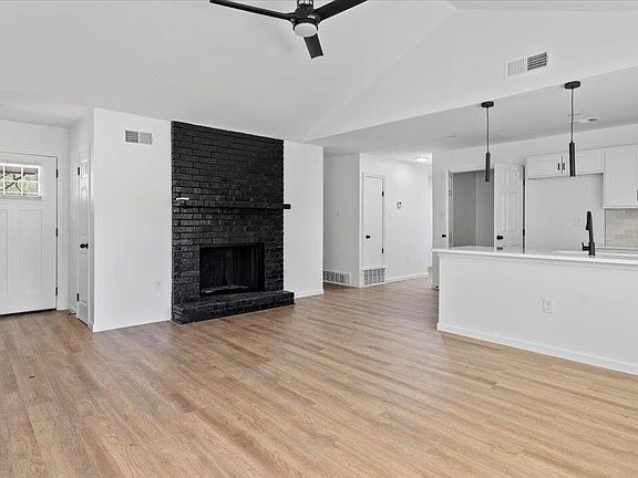 2nd image of 6285 Woodgreen Dr