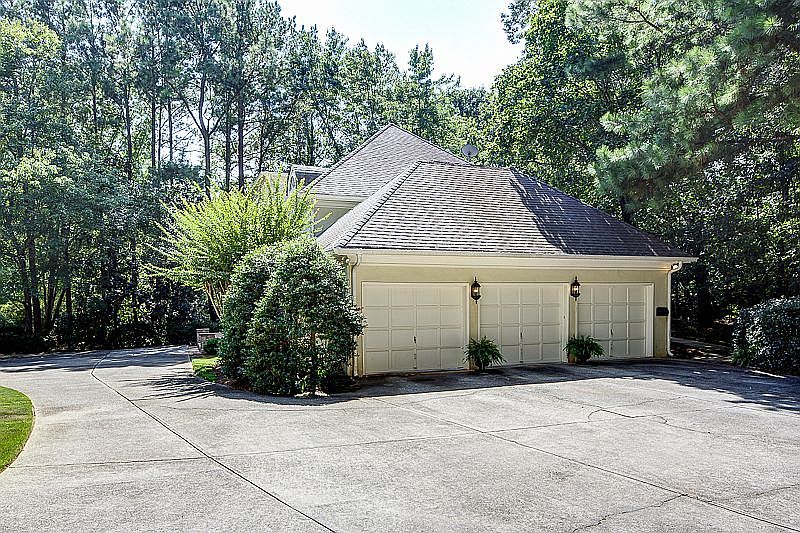 3 Car Garage