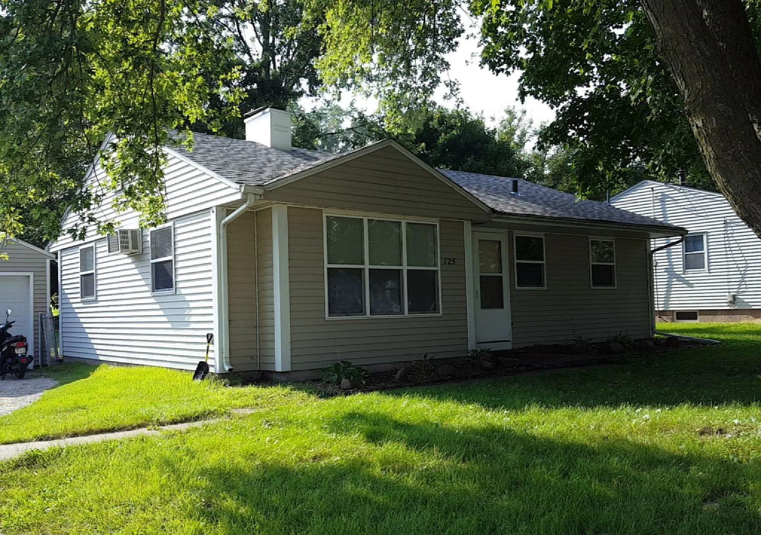 725 Giblin Drive | 2-Car Garage + Fenced-In Yard — Photo 1