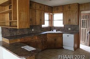 3rd image of 4997 Lakeaire Cir