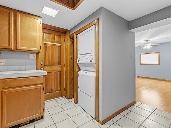 5th image of 96 Locust St
