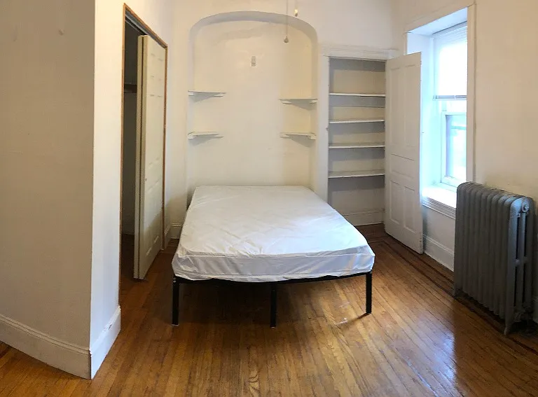 407 S 43rd St #3 — Photo 1