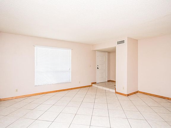 4th image of 561 N Hobson Plz