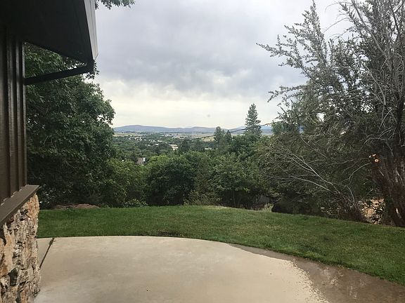 Dining room patio