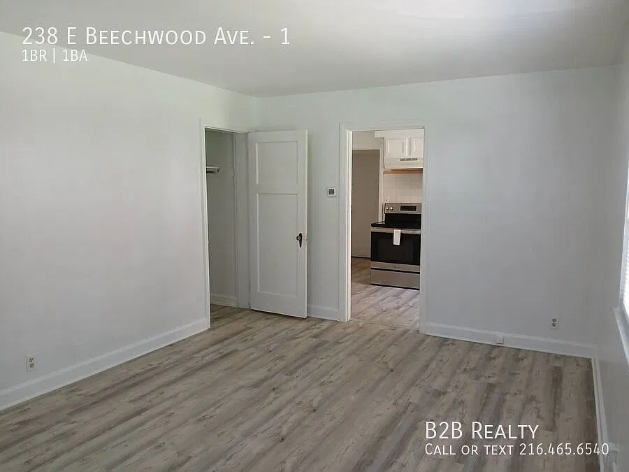 238 E Beechwood Ave — Photo 2