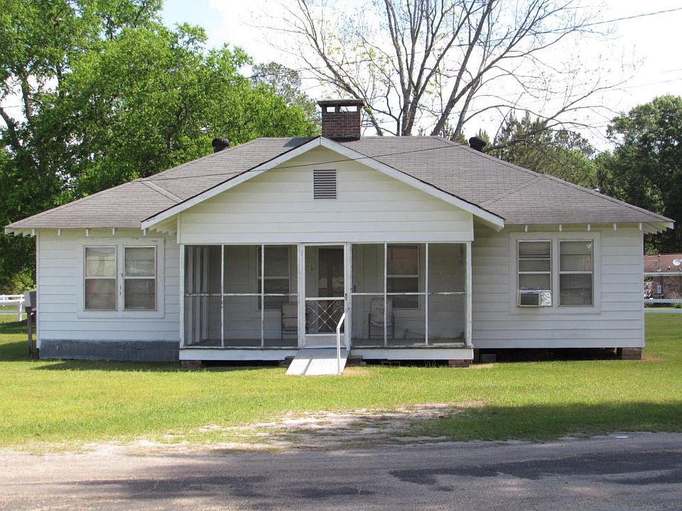 1st image of 18 Schoolhouse St