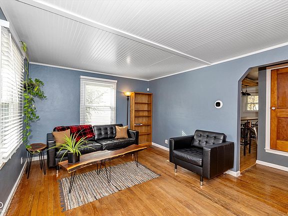 2nd image of 6712 Evanston Ave