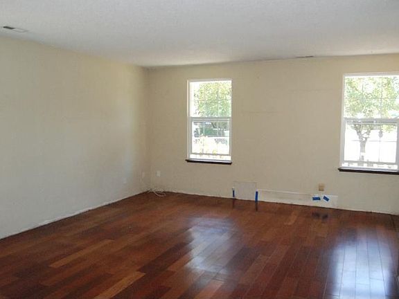 2nd image of 4525 132nd Pl NE