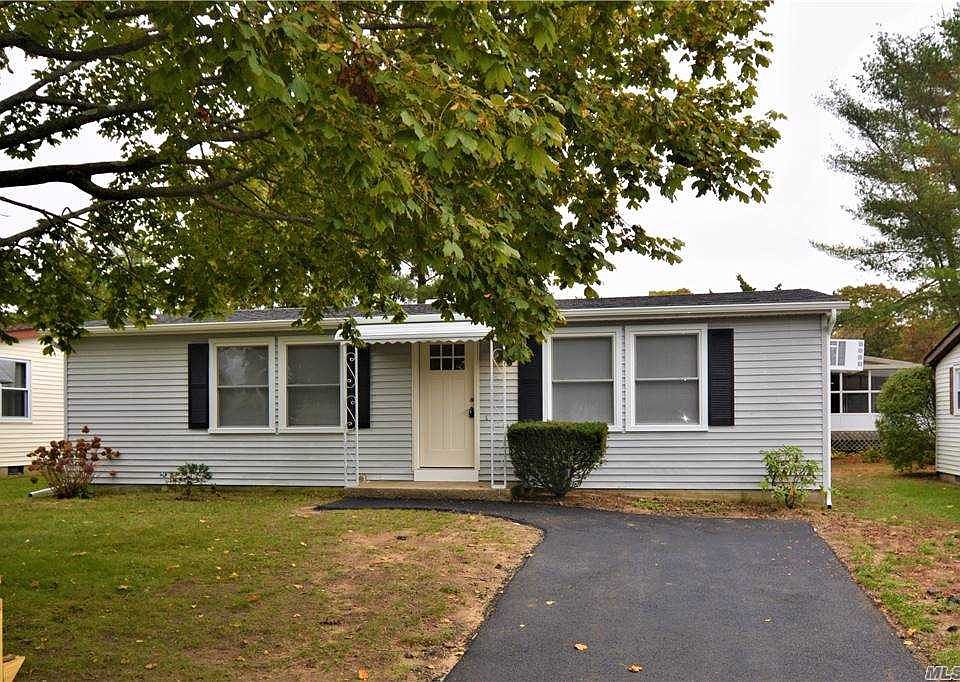 1st image of 15 Limetree Dr
