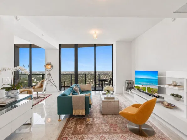 1000 Brickell Plz #Penthouse 6106, Miami, FL 33131