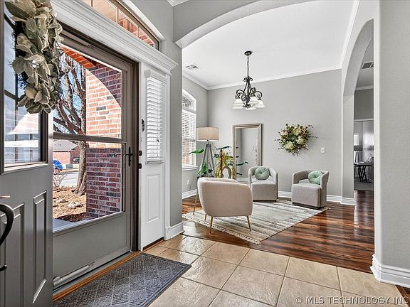 3rd image of 1916 Barnett Pl