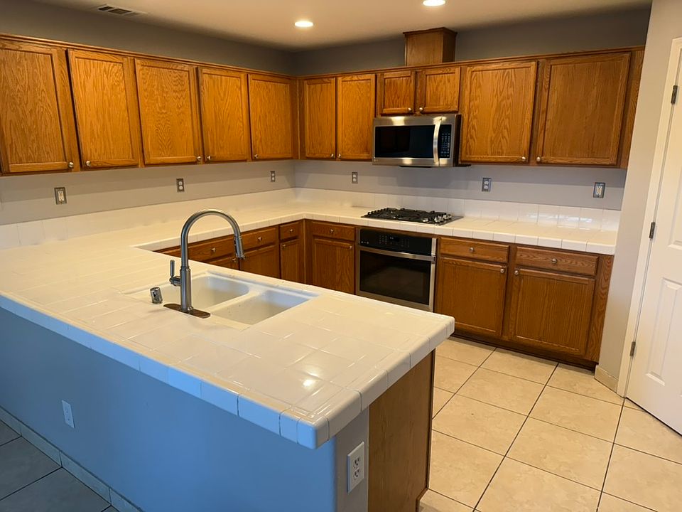 wrap around tile countertops