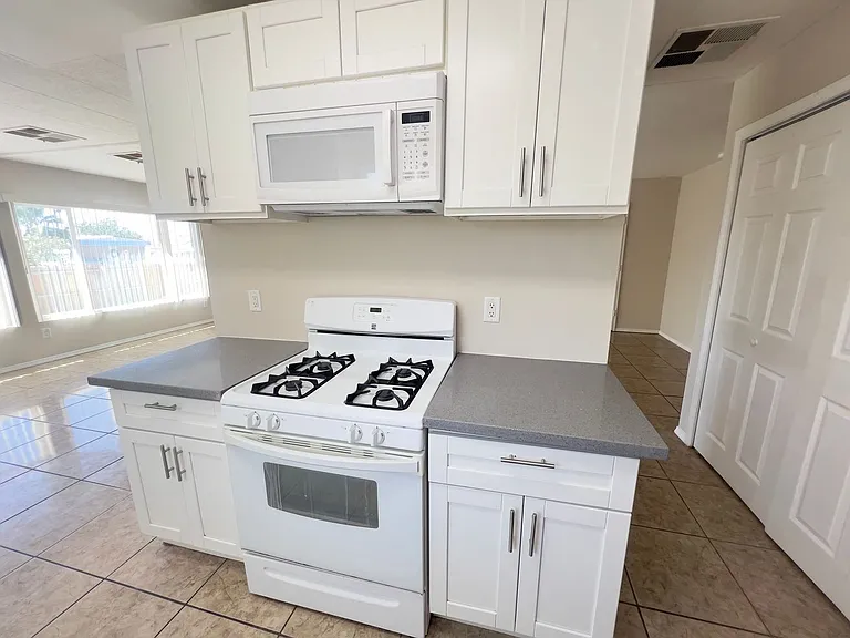 6060 Yellowstone Ave — Photo 6