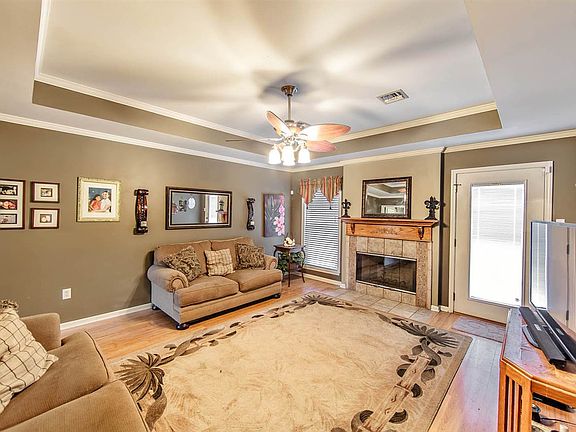 5th image of 1104 Renee Dr