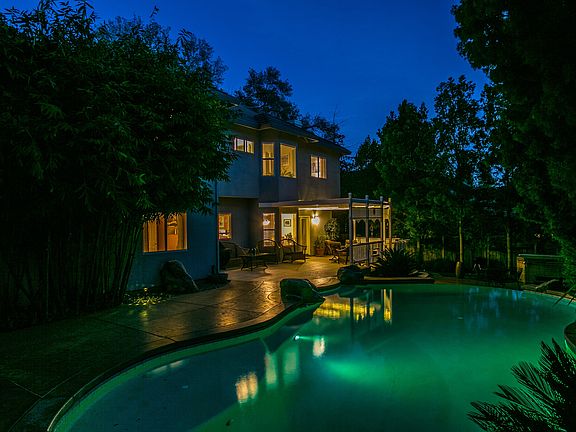 3rd image of 123 Hollyann Dr