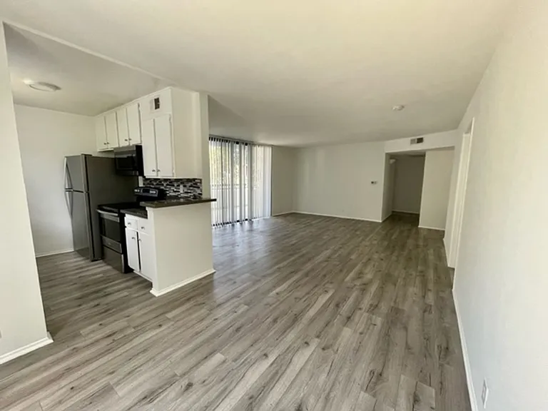 300 W Avenue 37 — Photo 7