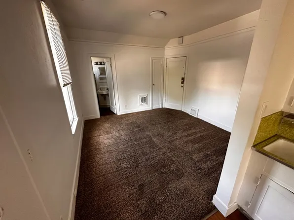 1028 West Augusta Avenue, 1028 W Augusta Ave #4, Spokane, WA 99205