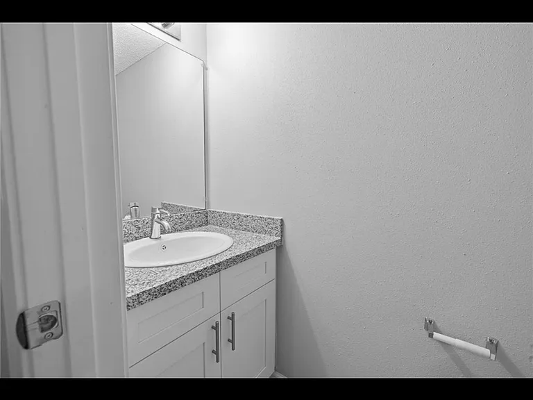 1419 E Sequoyah Ct — Photo 9