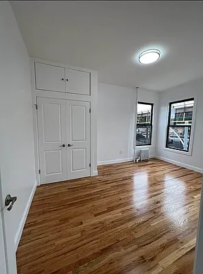 Rented by Standard Living Realty Inc | media 4