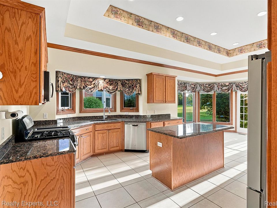 49147 Dunhill Dr, photo 14
