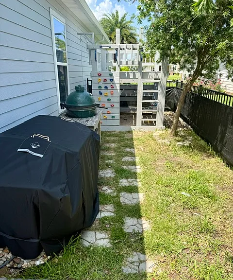 Natural Gas Hook Up/Grill Area