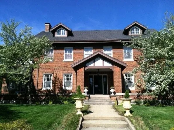 612 N State St, Monticello, IL 61856