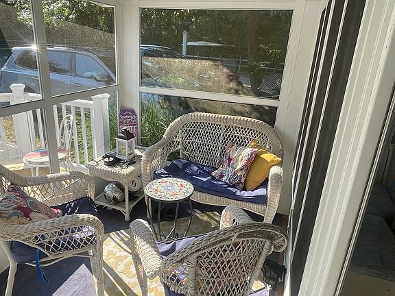 4th image of 185 Cotuit Rd #Fi08
