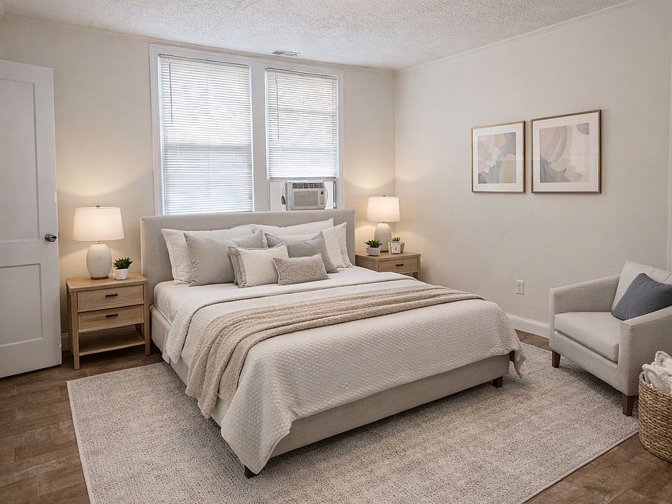 1st image of 2814 Pomeroy Rd SE APT 1