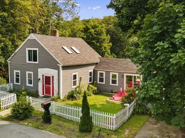 26 Water St, Ashburnham, MA 01430