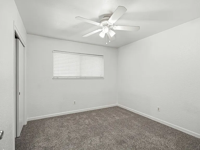 2025 Sweetwater Dr — Photo 13