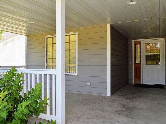 3rd image of 3526 Glen Oaks Blvd