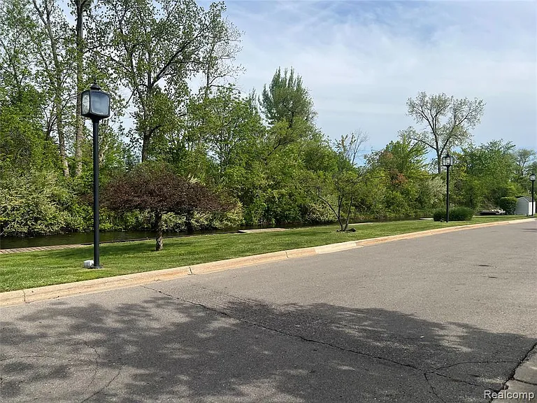 3591 Port Cove Dr #55 — Photo 38