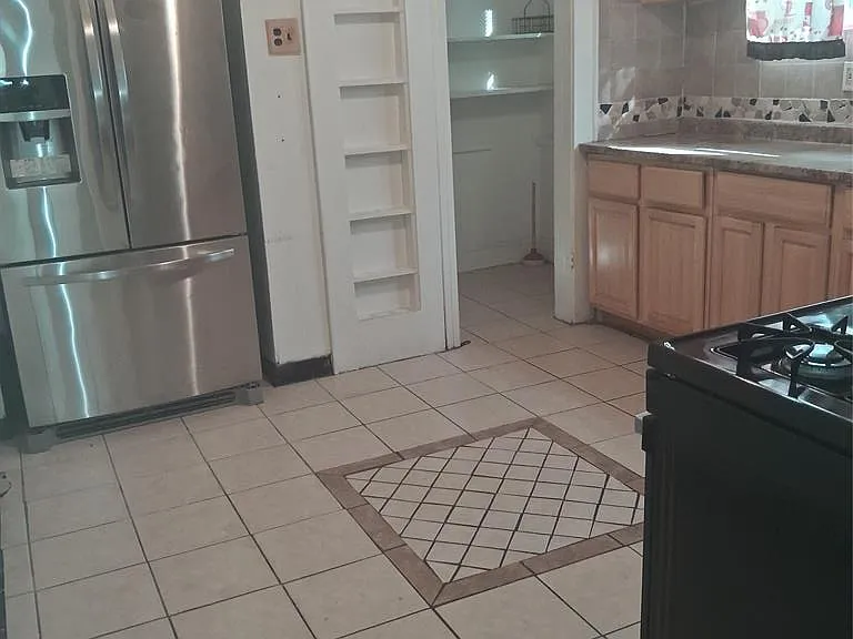 19 Bayview Ave — Photo 11