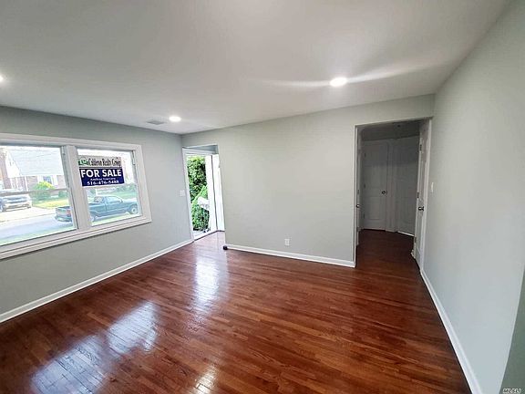 4th image of 855 James Pl