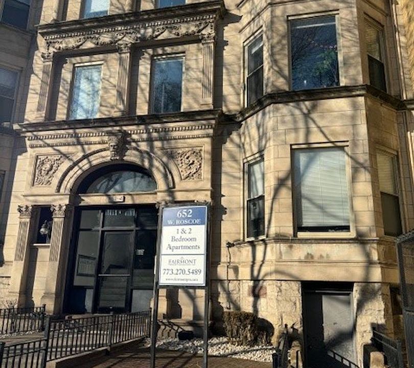 1st image of 652-54 W Roscoe St #654-304