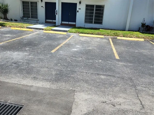 9430 SW 170th St APT 302, Palmetto Bay, FL 33157