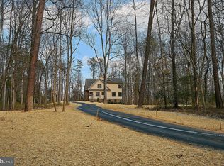 2109 Whippoorwill Rd, Vienna, VA 22181