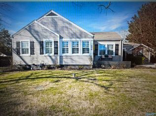 208 Surrey Rd SW, Huntsville, AL 35801