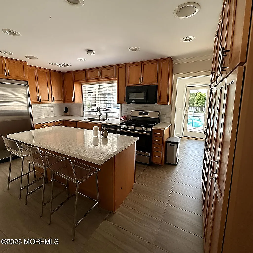 4 bed, 2677 sqft, $2,800 — Photo 4
