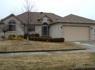 48804 Park Place Dr, Macomb, MI