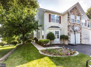 902 Heritage Dr, Eagleville, PA 19403