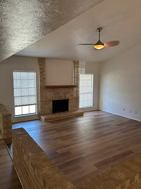 3 bed, 1858 sqft, $2,495 — Photo 3