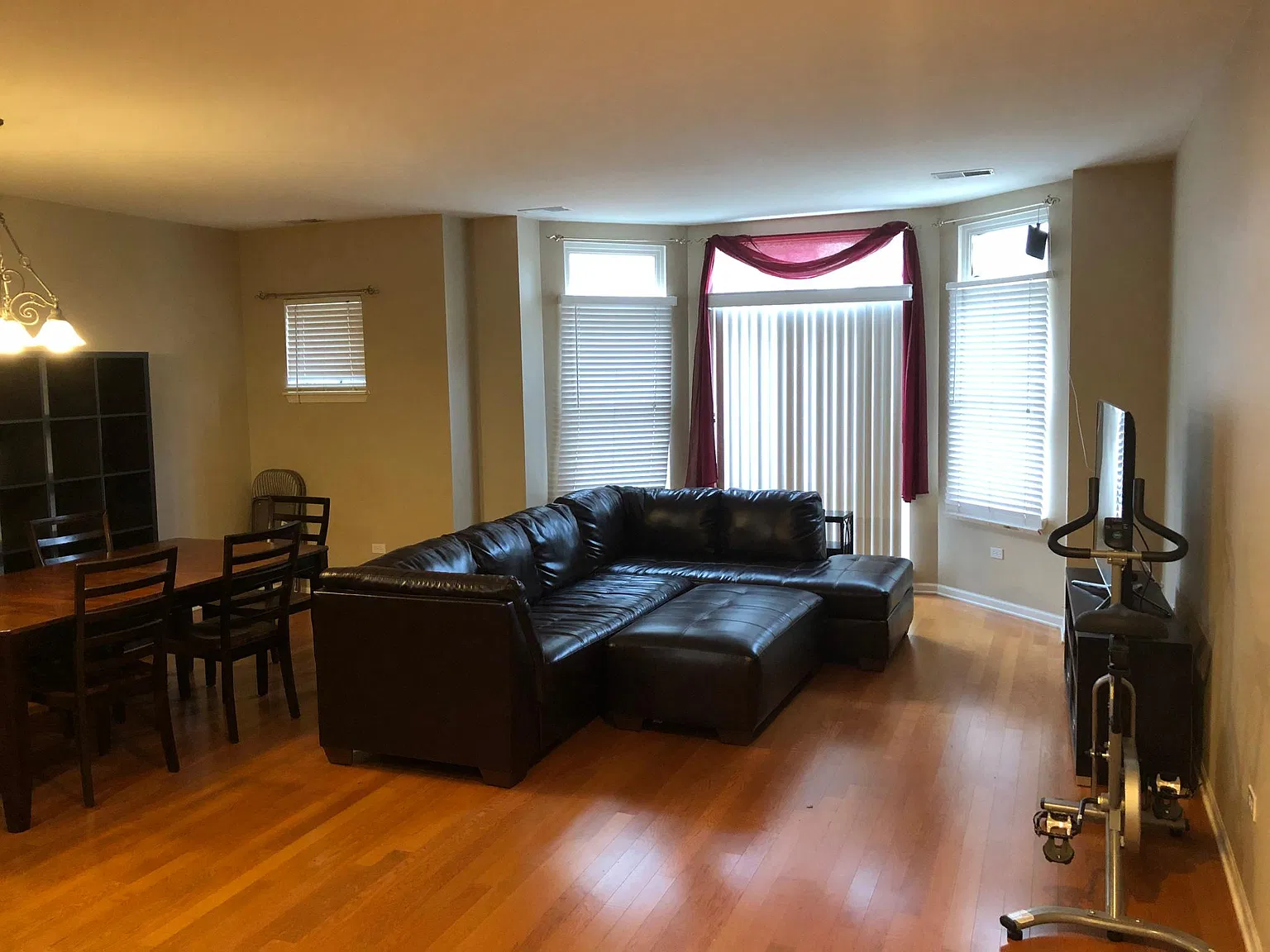 2 bed, 1354 sqft, $2,800 — Photo 3
