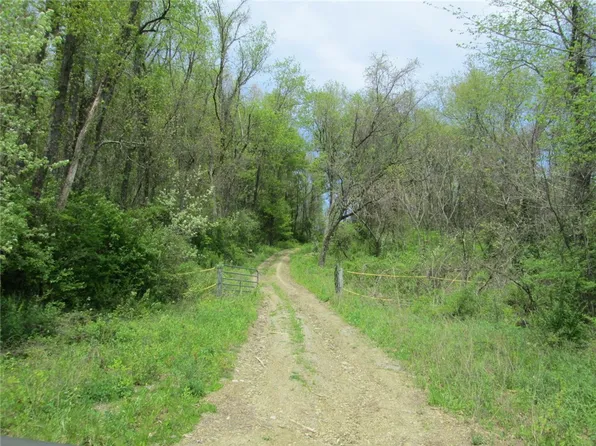 217 Briar Hill Rd, Kittanning, PA 16201