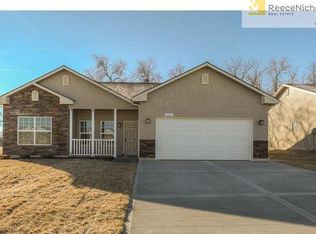 261 W McKinley St, Gardner, KS 66030