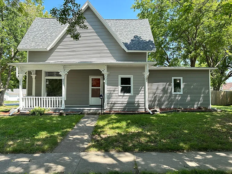 803 E Court Ave — Photo 13