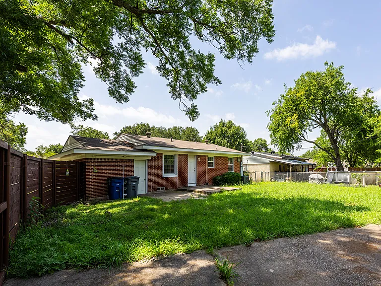 2627 Tealford Dr — Photo 21