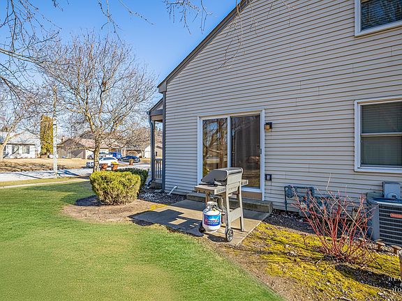 3rd image of 11725 Davey Dr #A