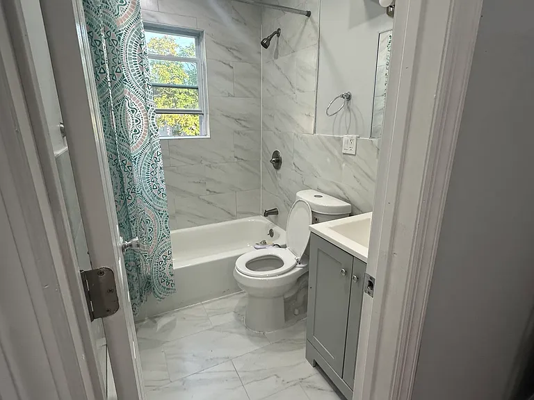 530 Kennedy Blvd #2 — Photo 8