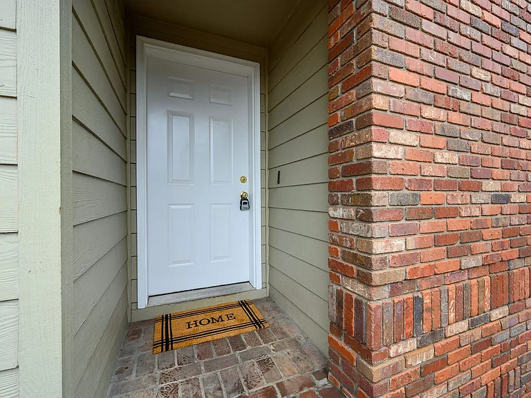 357 NE Faulconer Ct — Photo 25
